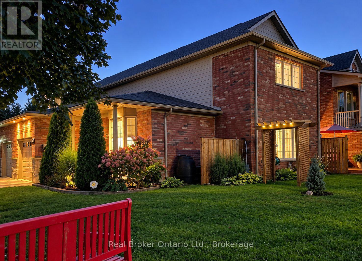438 Shewfelt Crescent Property Photo 2