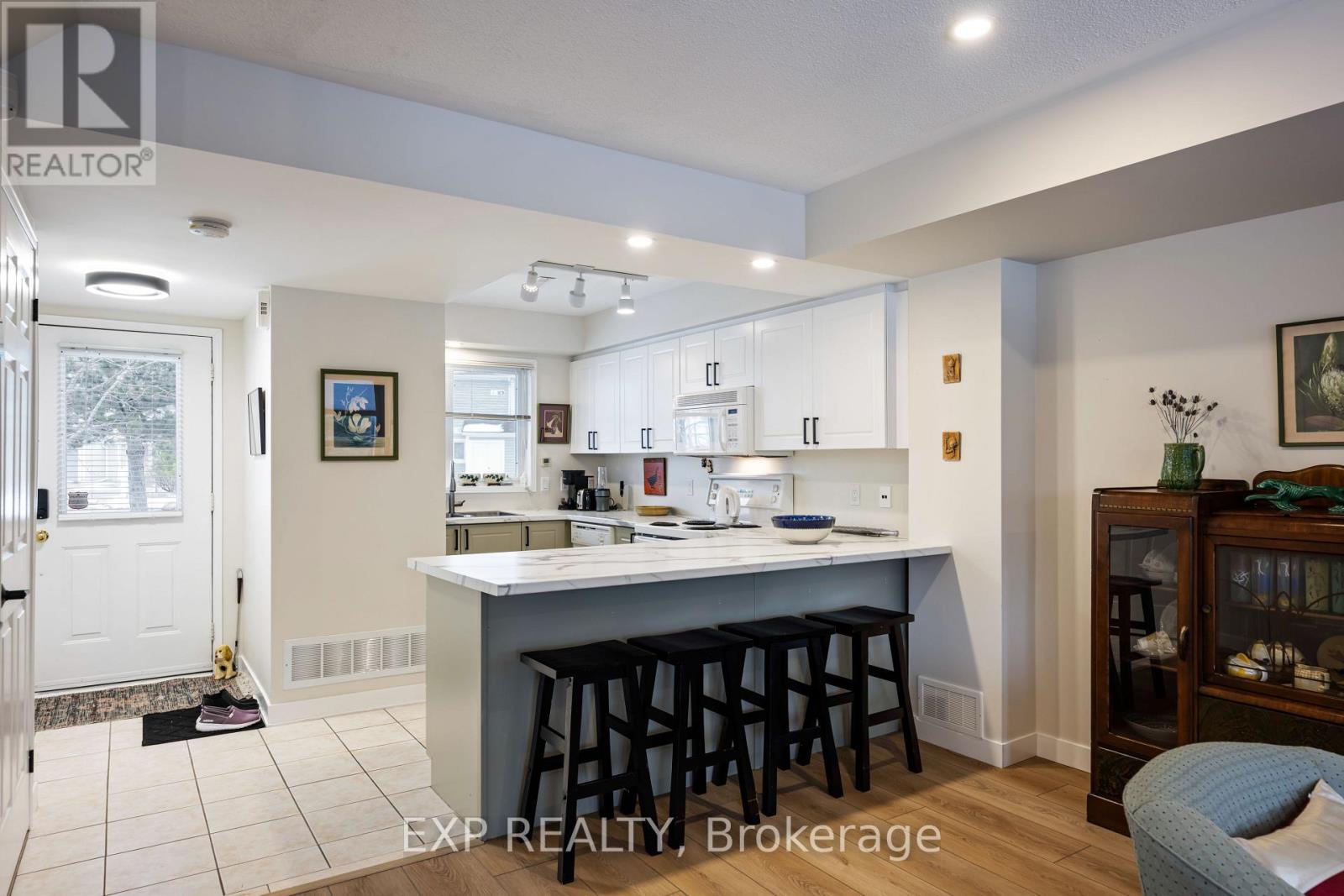 22 Cranberry Surf Property Photo 6