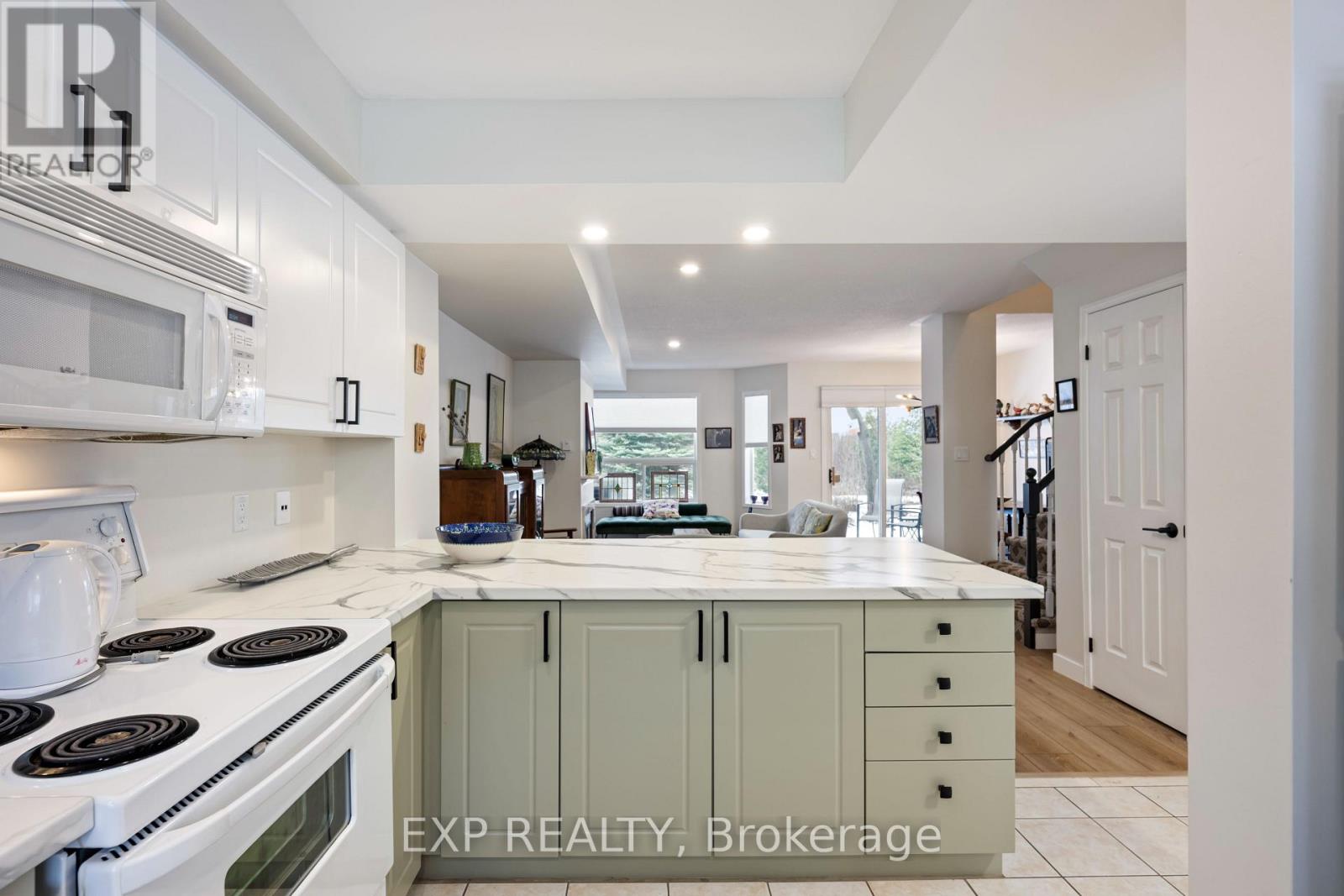 22 Cranberry Surf Property Photo 12