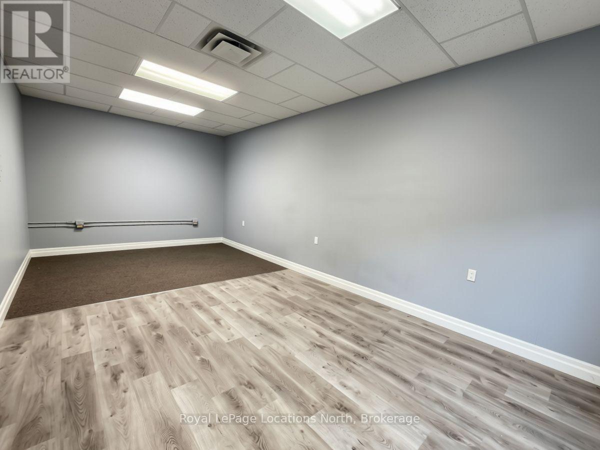 Unit 3 - 101 Pretty River Parkway S Property Photo 8
