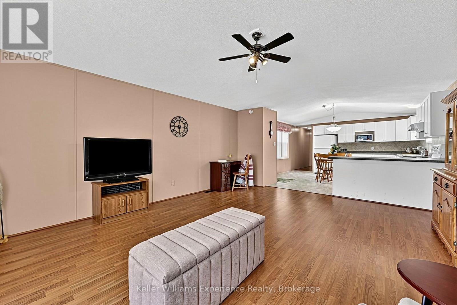 4052 Ash Crescent Property Photo 12