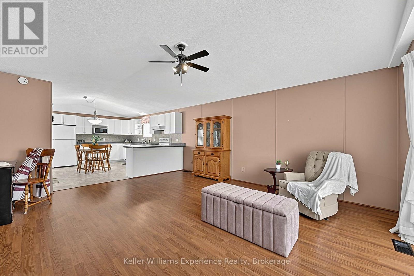 4052 Ash Crescent Property Photo 13
