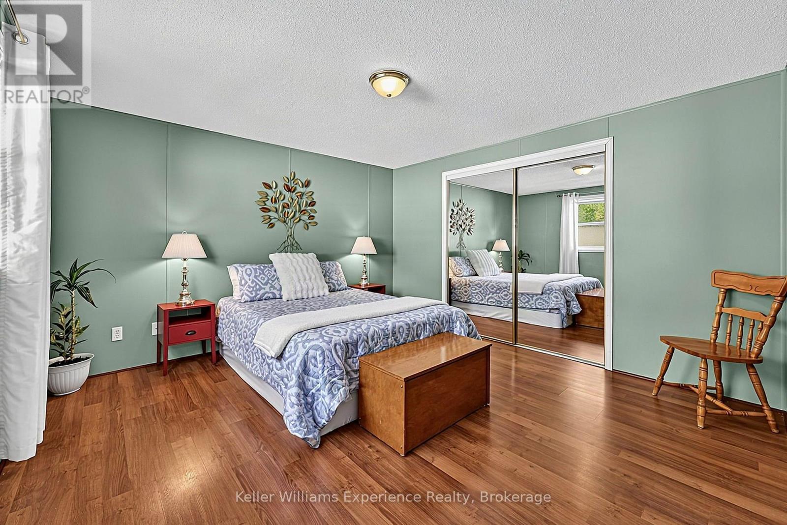 4052 Ash Crescent Property Photo 14