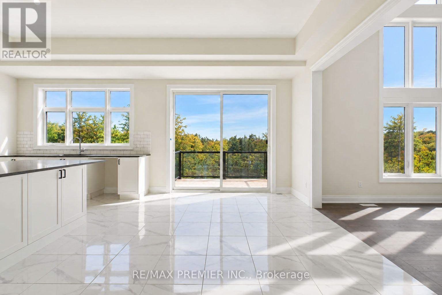 90 Pearsall Place Property Photo 15
