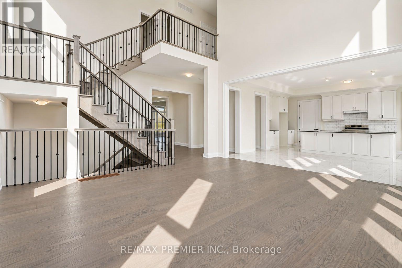90 Pearsall Place Property Photo 19