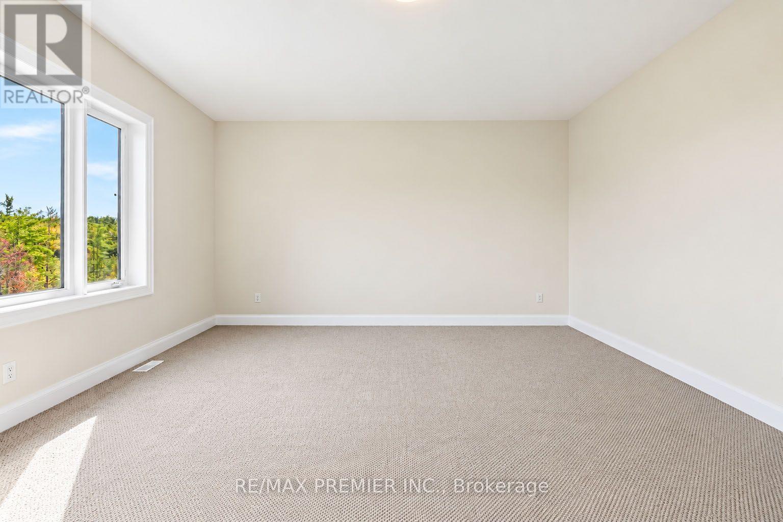 90 Pearsall Place Property Photo 22