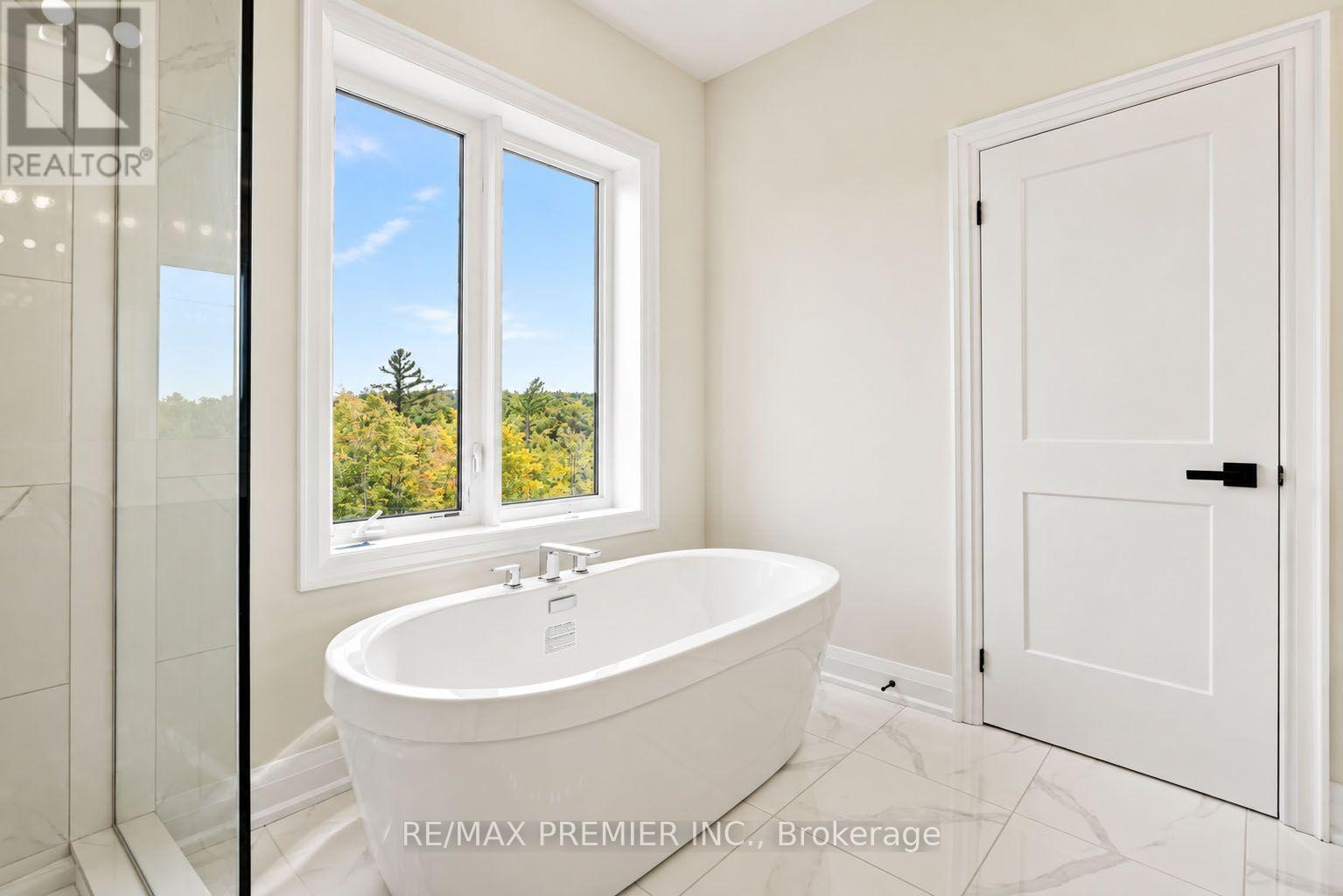 90 Pearsall Place Property Photo 26