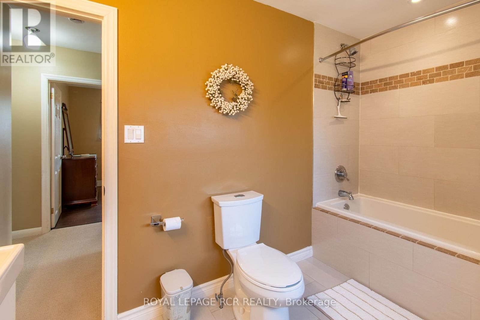 18 Oak Street Property Photo 15