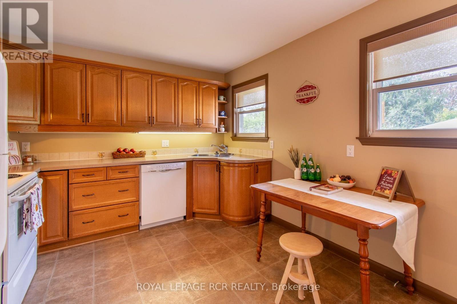 18 Oak Street Property Photo 18