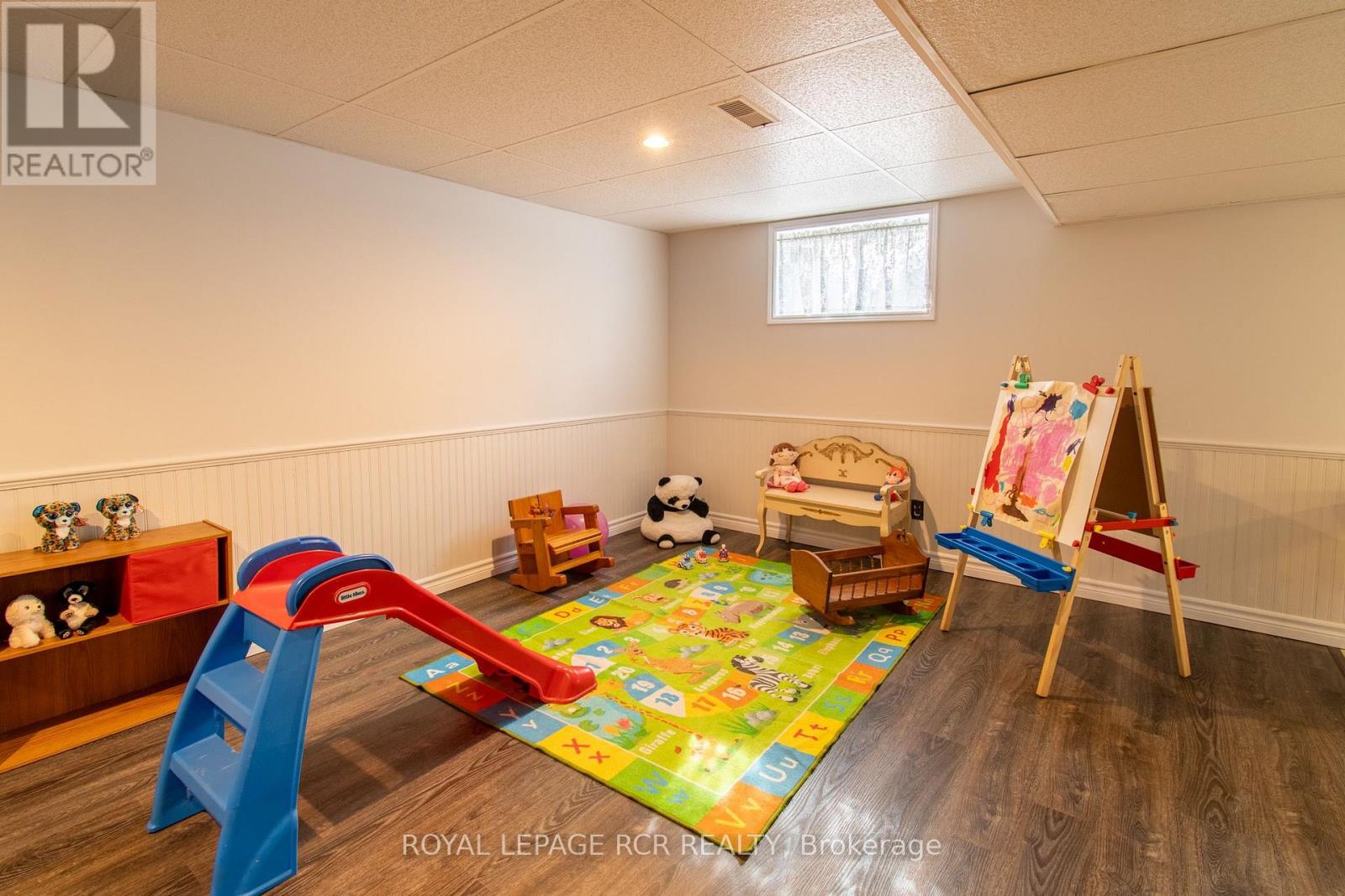 18 Oak Street Property Photo 22