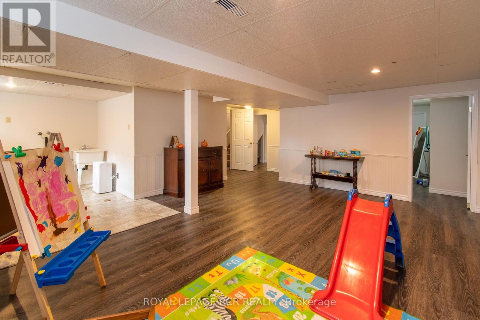 18 Oak Street Property Photo 23