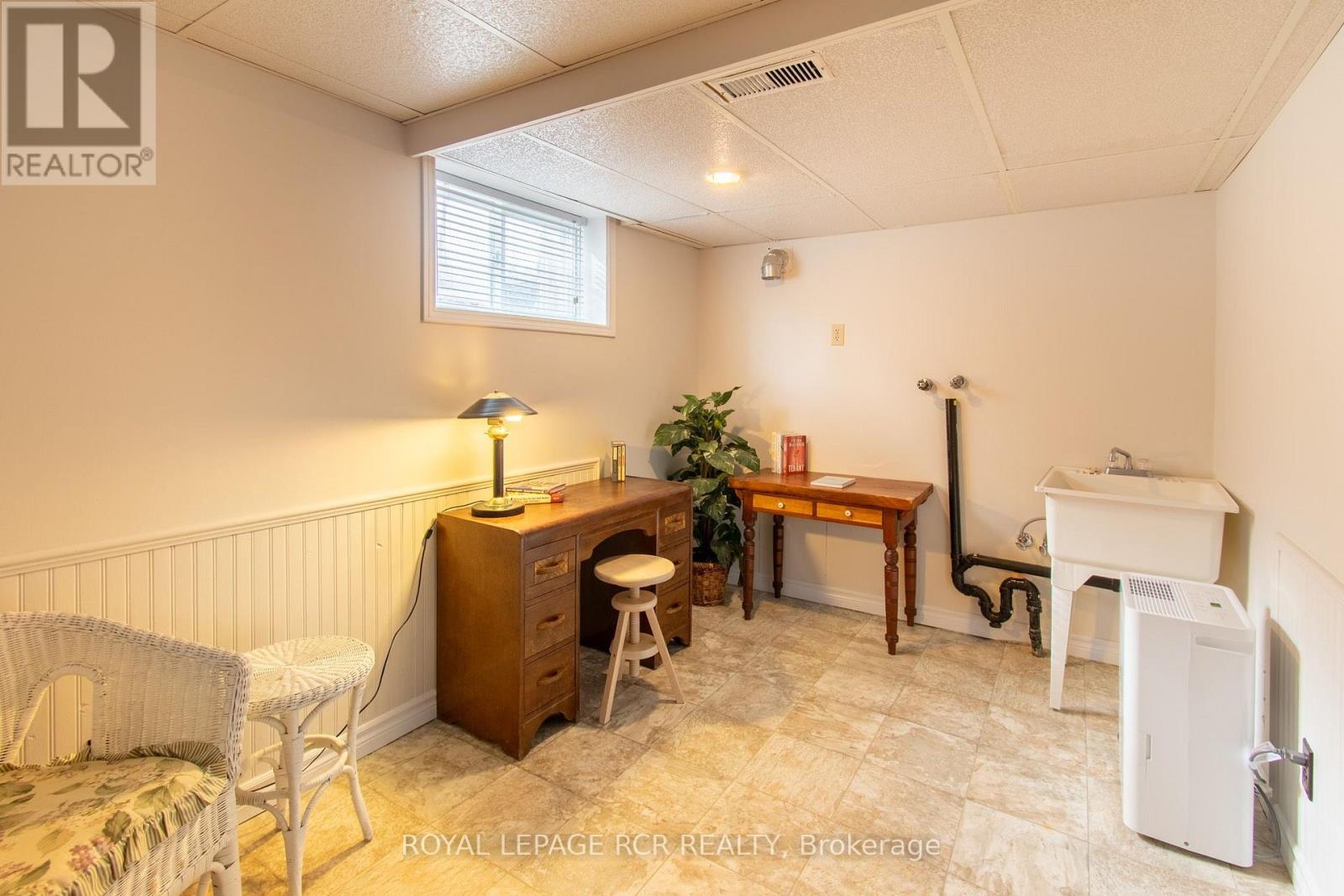 18 Oak Street Property Photo 24