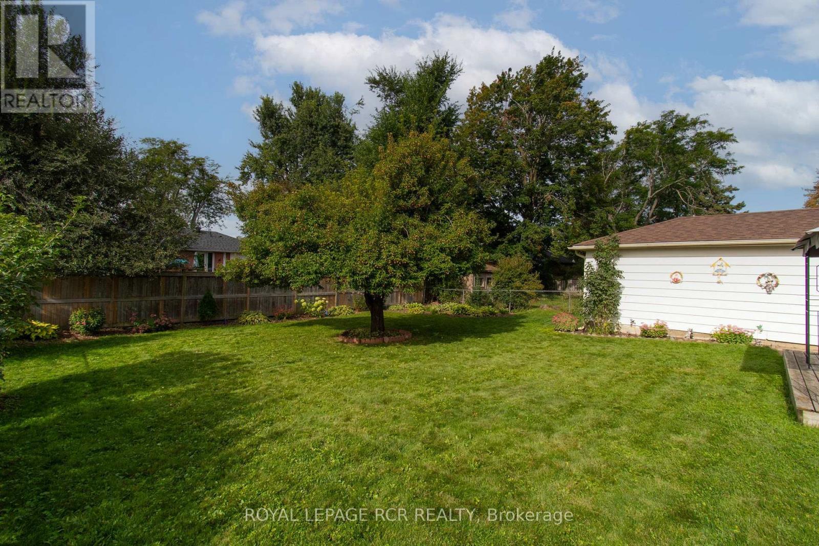 18 Oak Street Property Photo 30