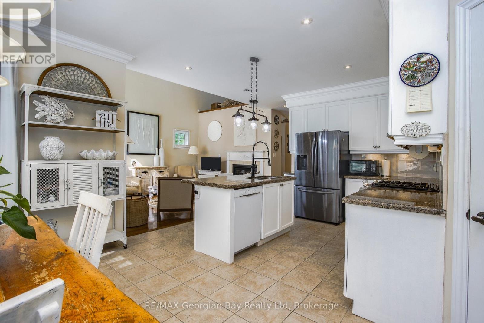 68 Riverwalk Place Property Photo 11