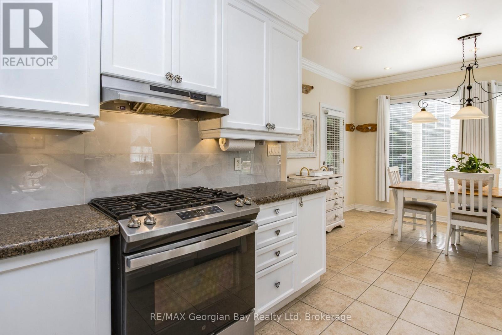 68 Riverwalk Place Property Photo 13