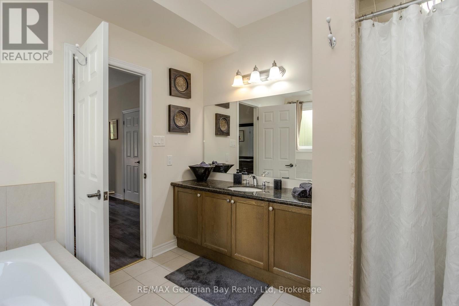 68 Riverwalk Place Property Photo 27
