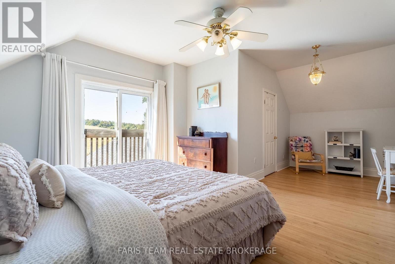 1346 Penetanguishene Road Property Photo 21