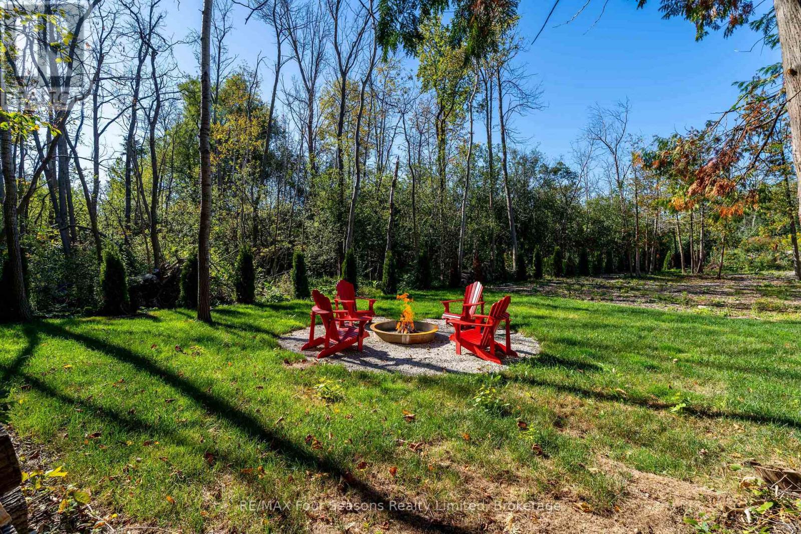 9746 Beachwood Road Property Photo 2