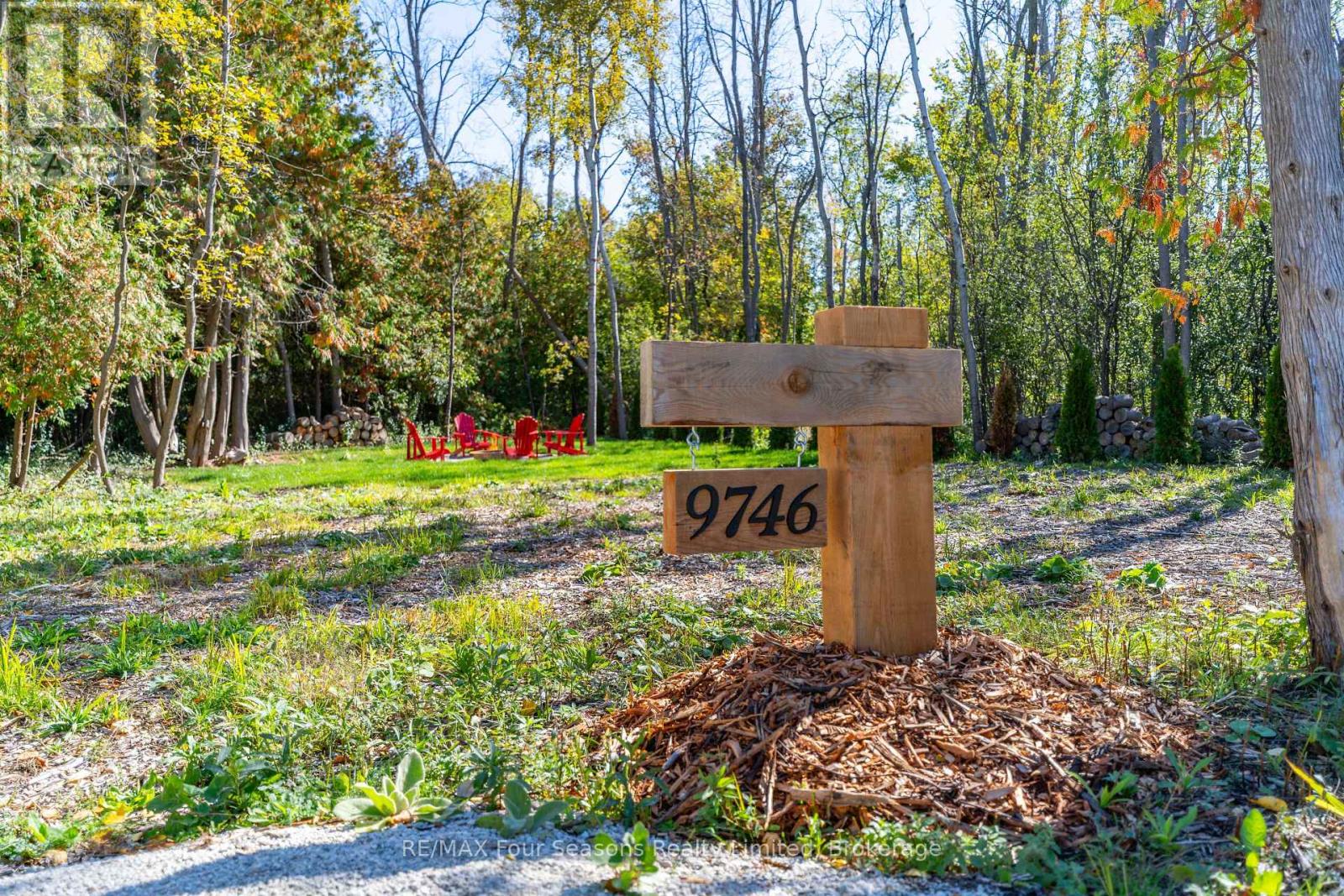 9746 Beachwood Road Property Photo 4