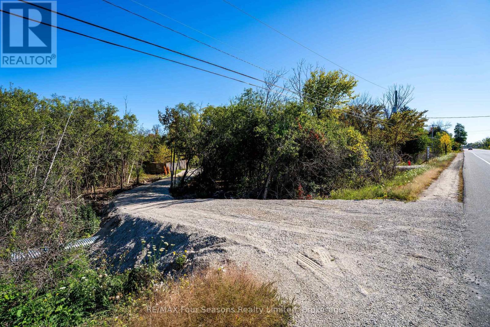 9746 Beachwood Road Property Photo 6