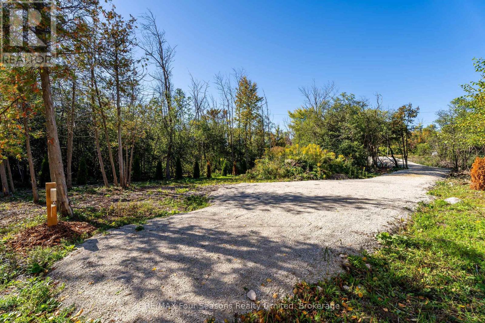 9746 Beachwood Road Property Photo 8