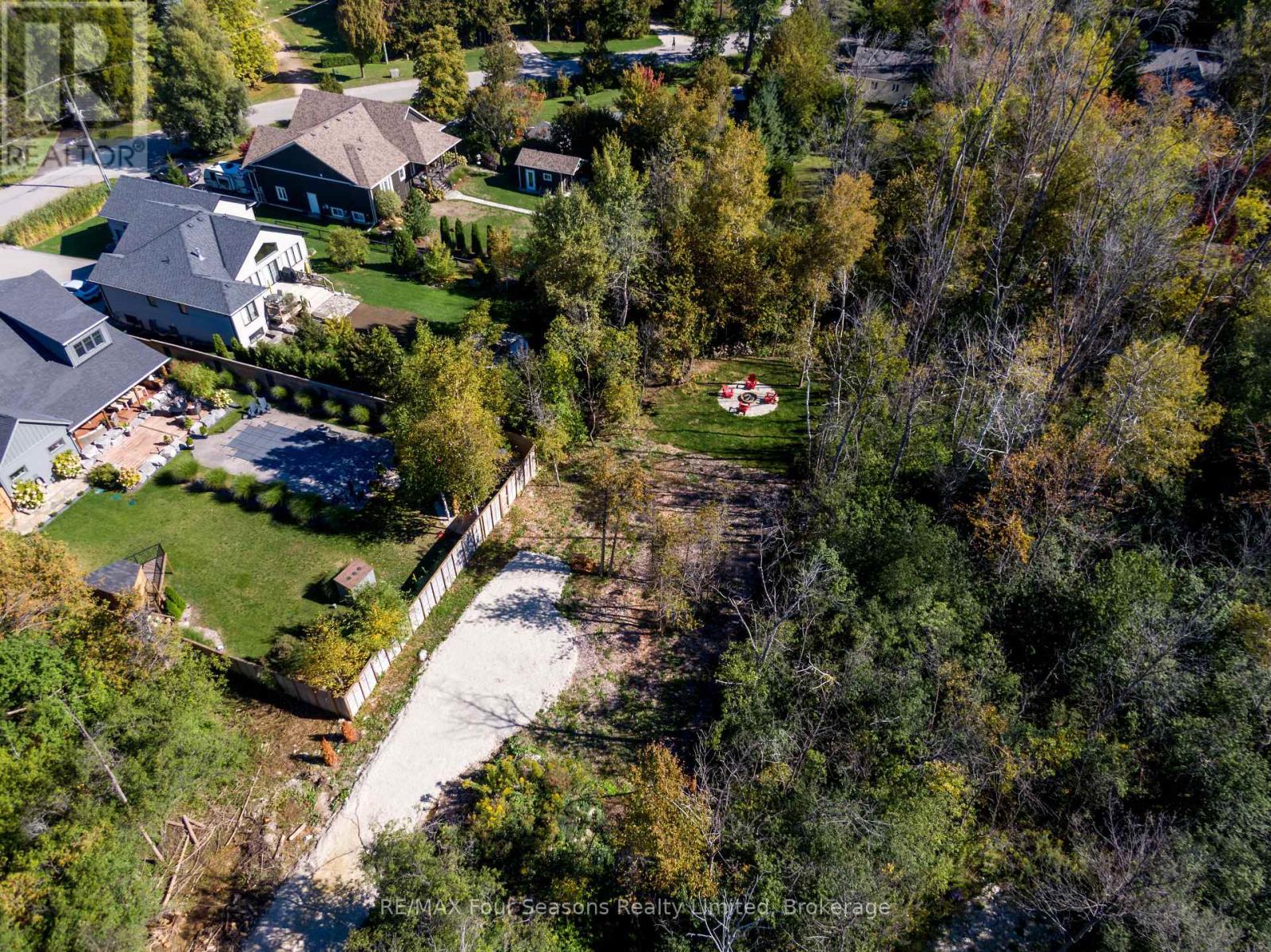 9746 Beachwood Road Property Photo 12