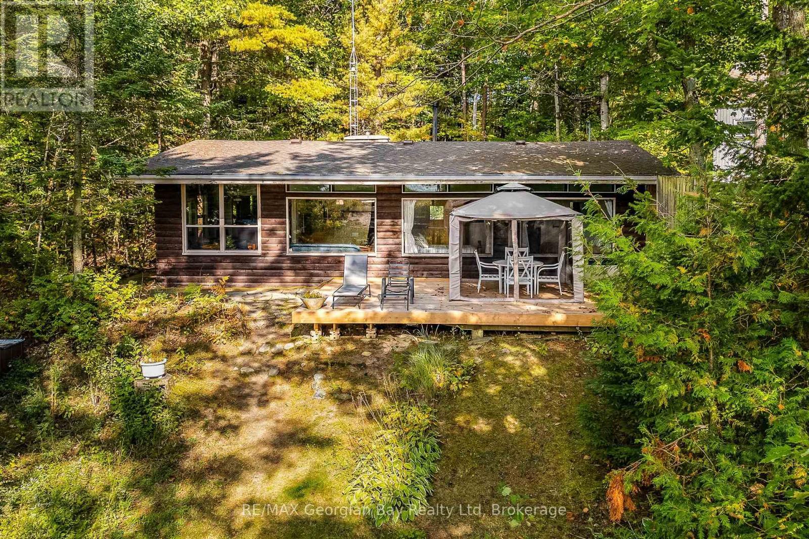 100 Nottawaga Drive Property Photo 1