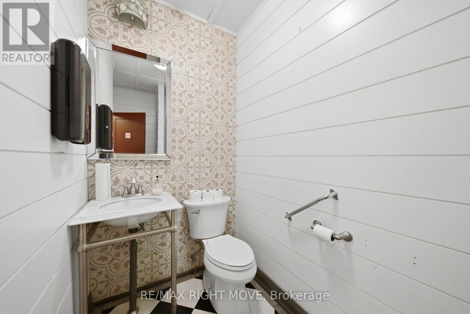 101 Mississaga Street E Property Photo 15