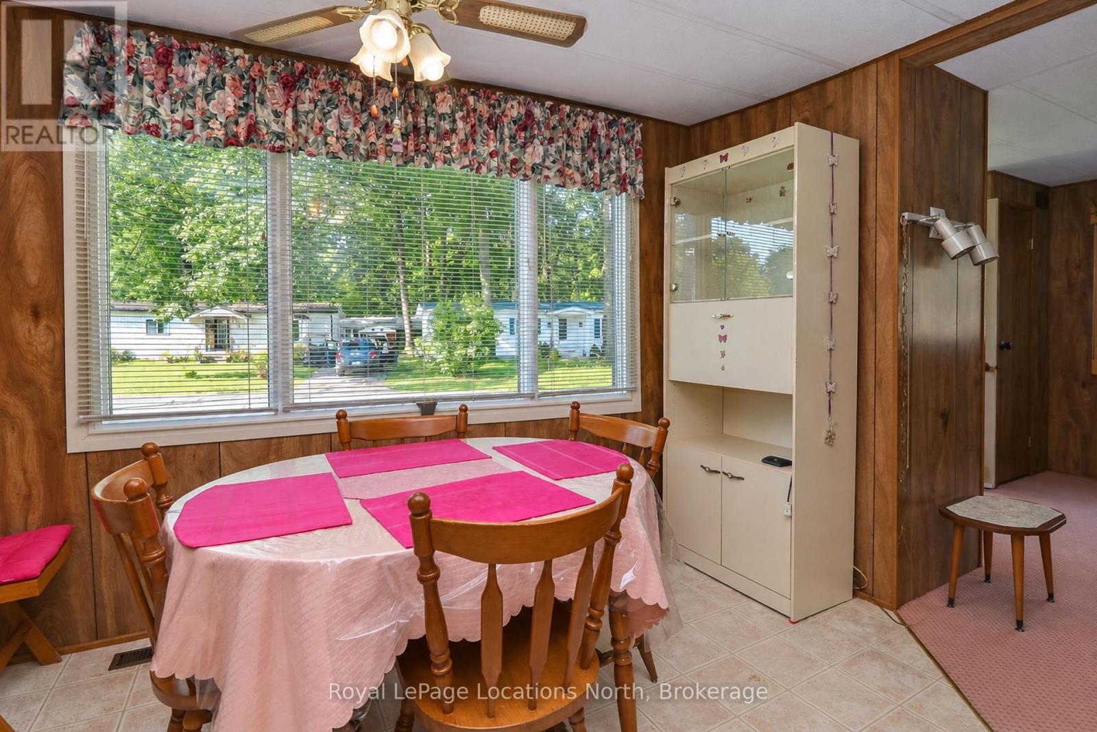 16 Sinclair Avenue S Property Photo 7
