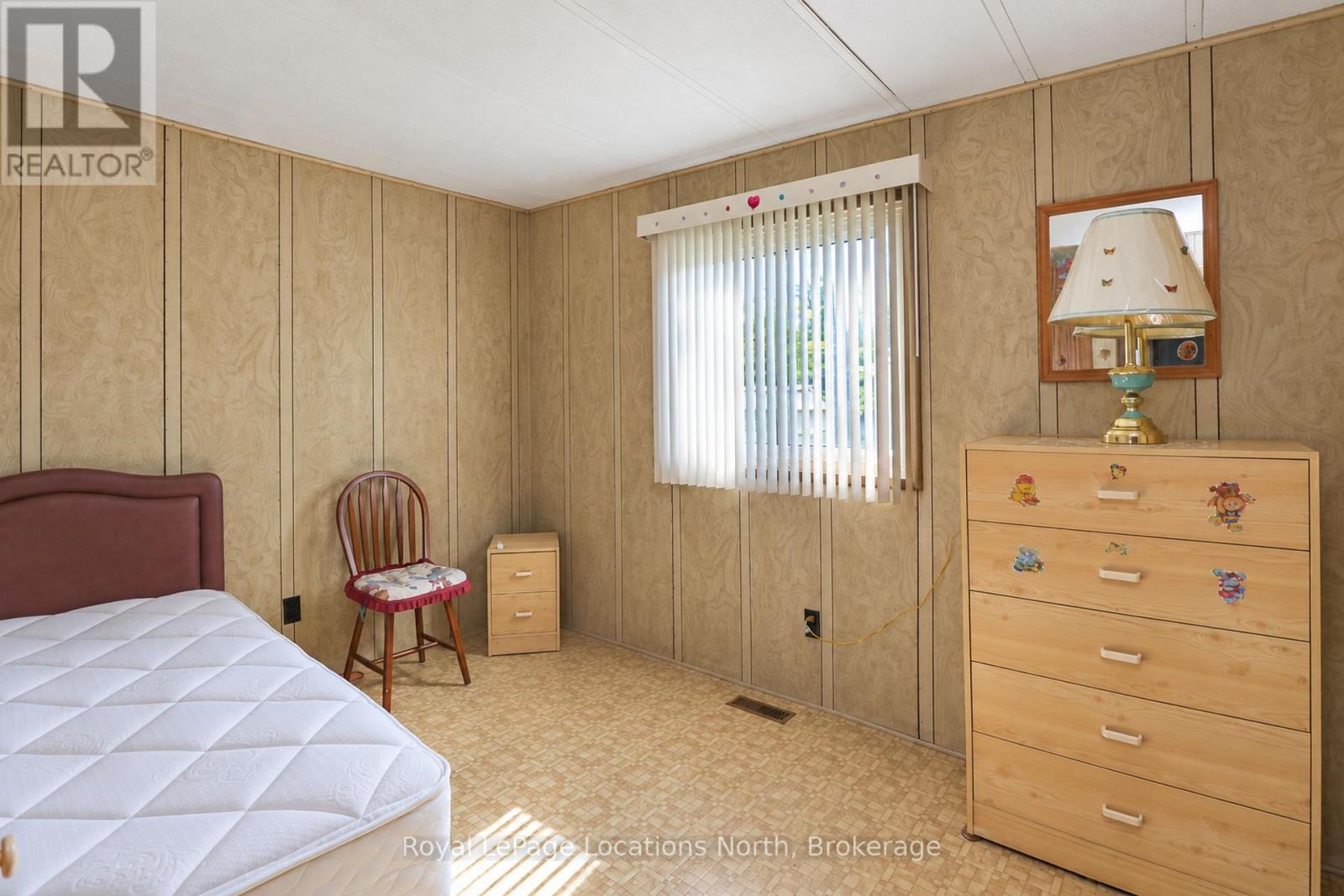 16 Sinclair Avenue S Property Photo 10