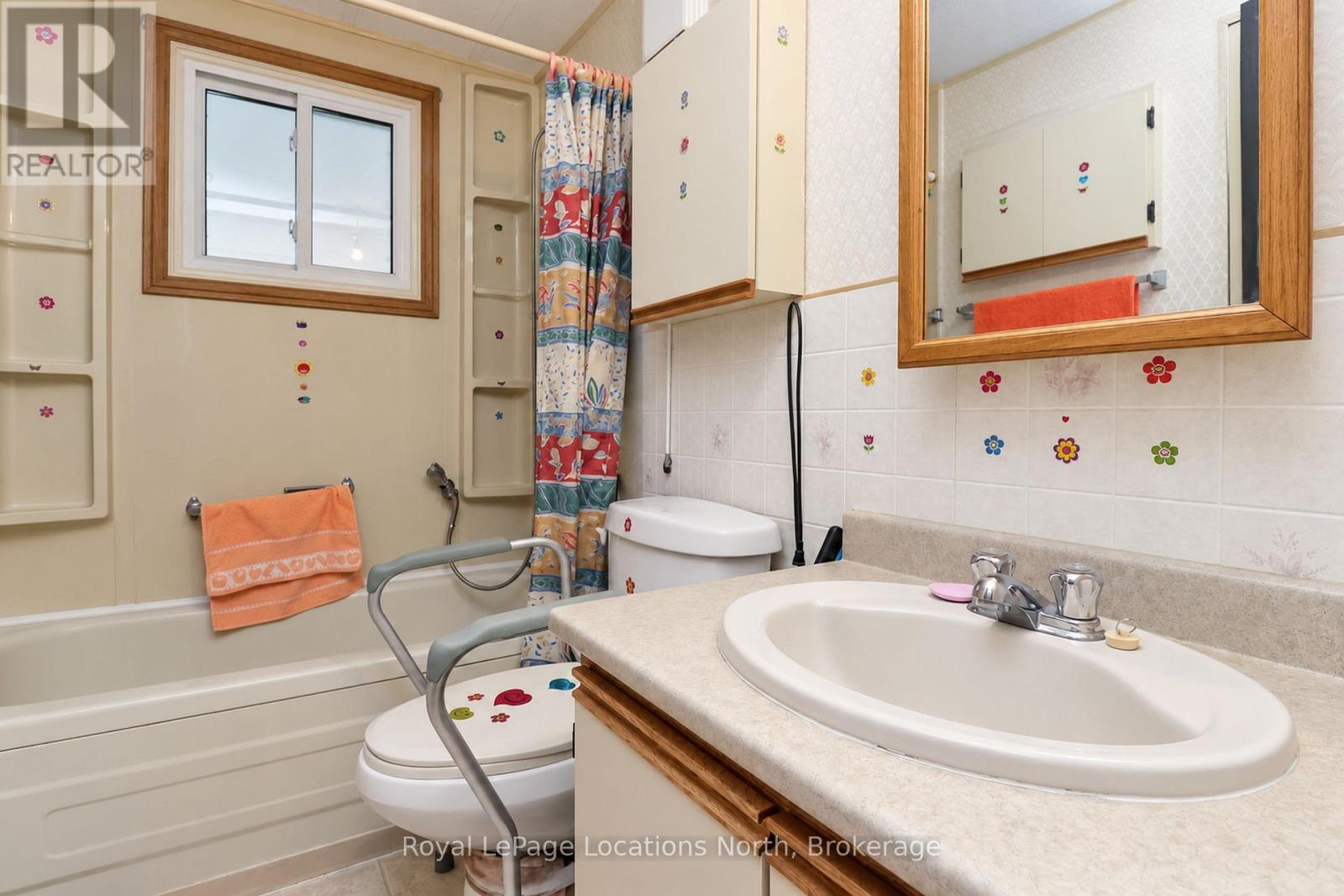 16 Sinclair Avenue S Property Photo 12