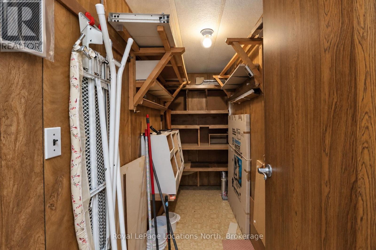 16 Sinclair Avenue S Property Photo 13