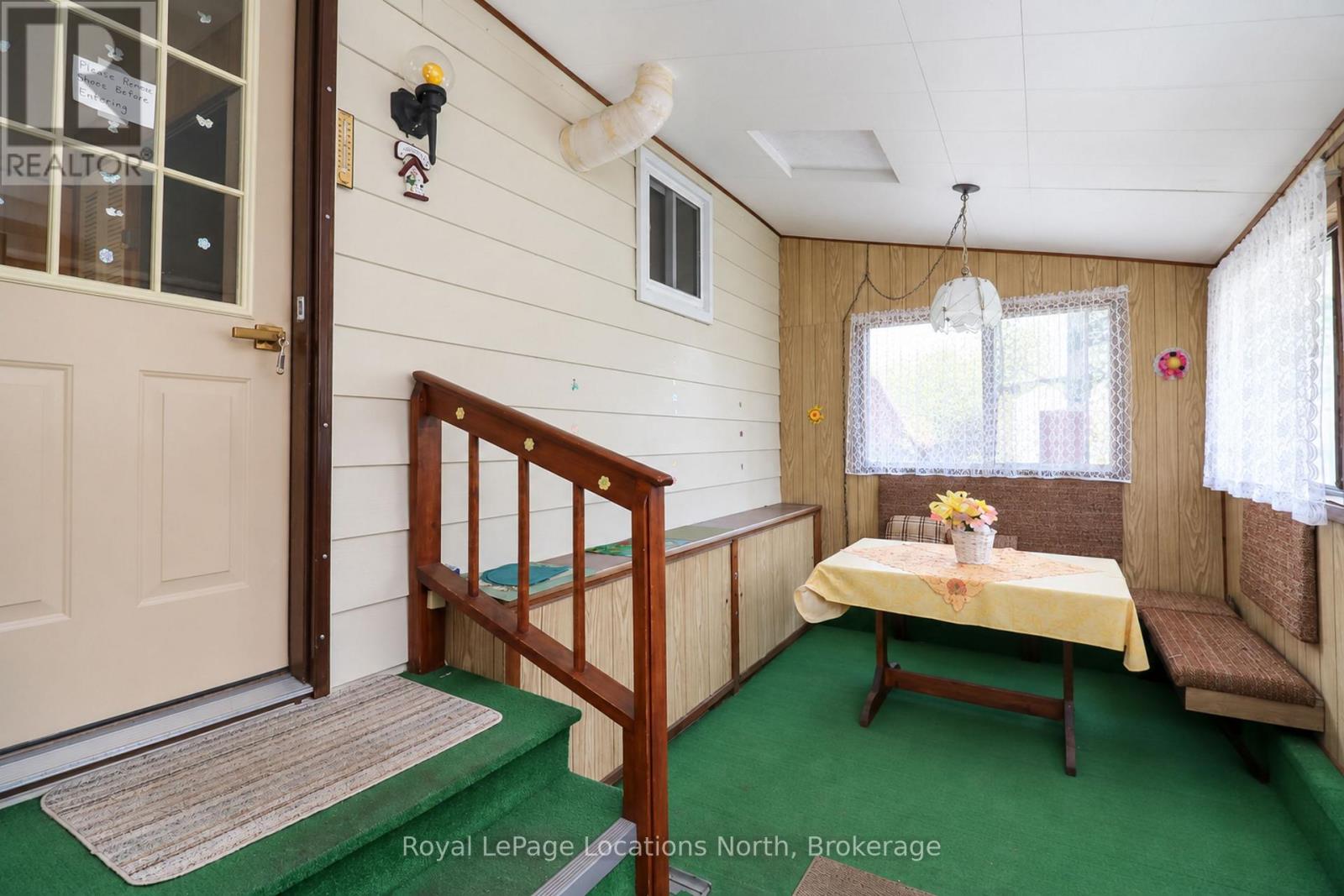 16 Sinclair Avenue S Property Photo 17