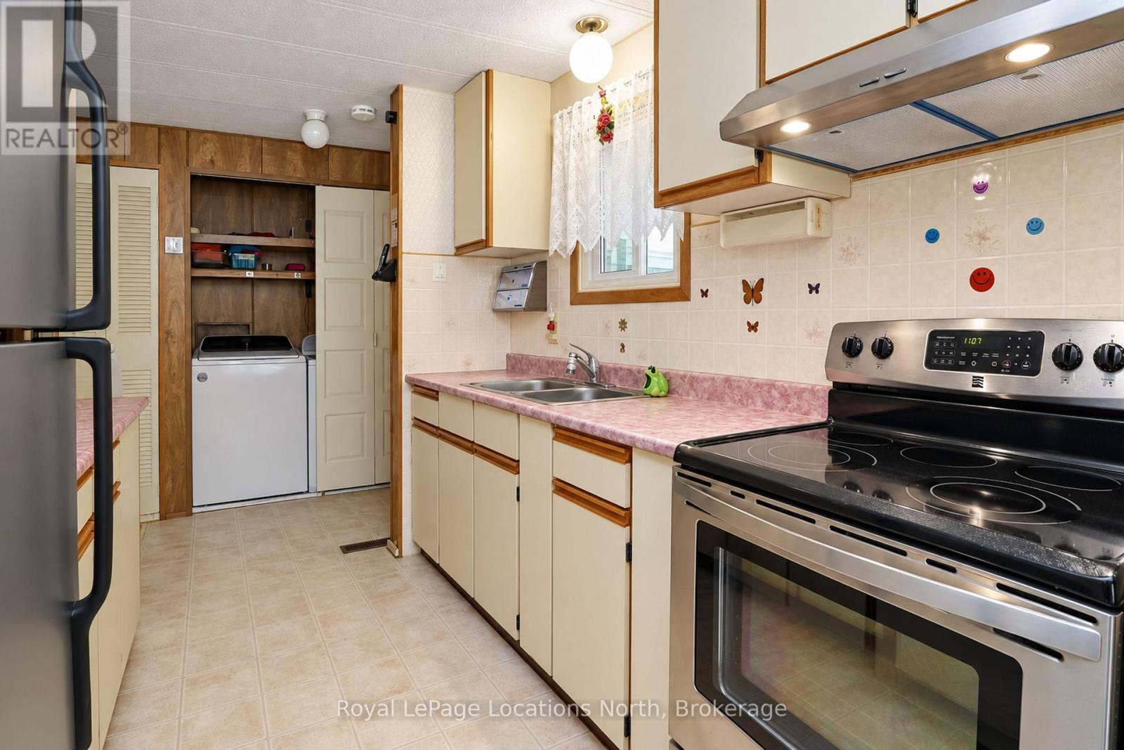 16 Sinclair Avenue S Property Photo 19
