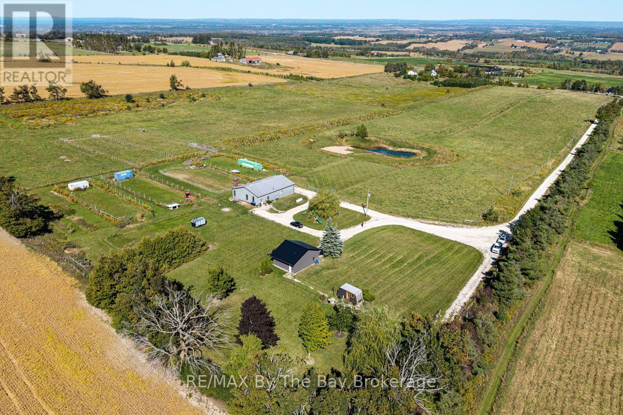 2574 Fairgrounds Road S Property Photo 1