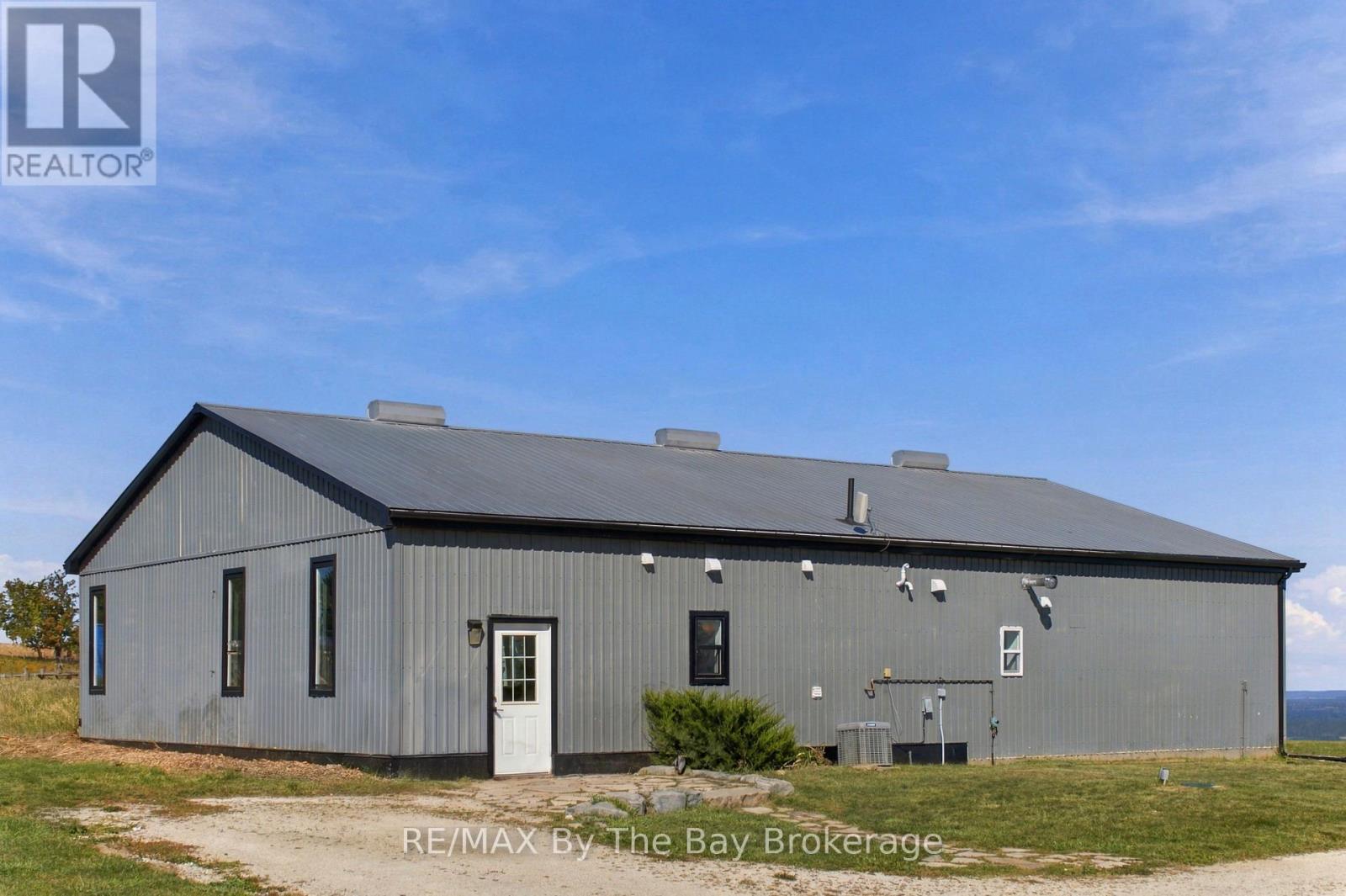 2574 Fairgrounds Road S Property Photo 22