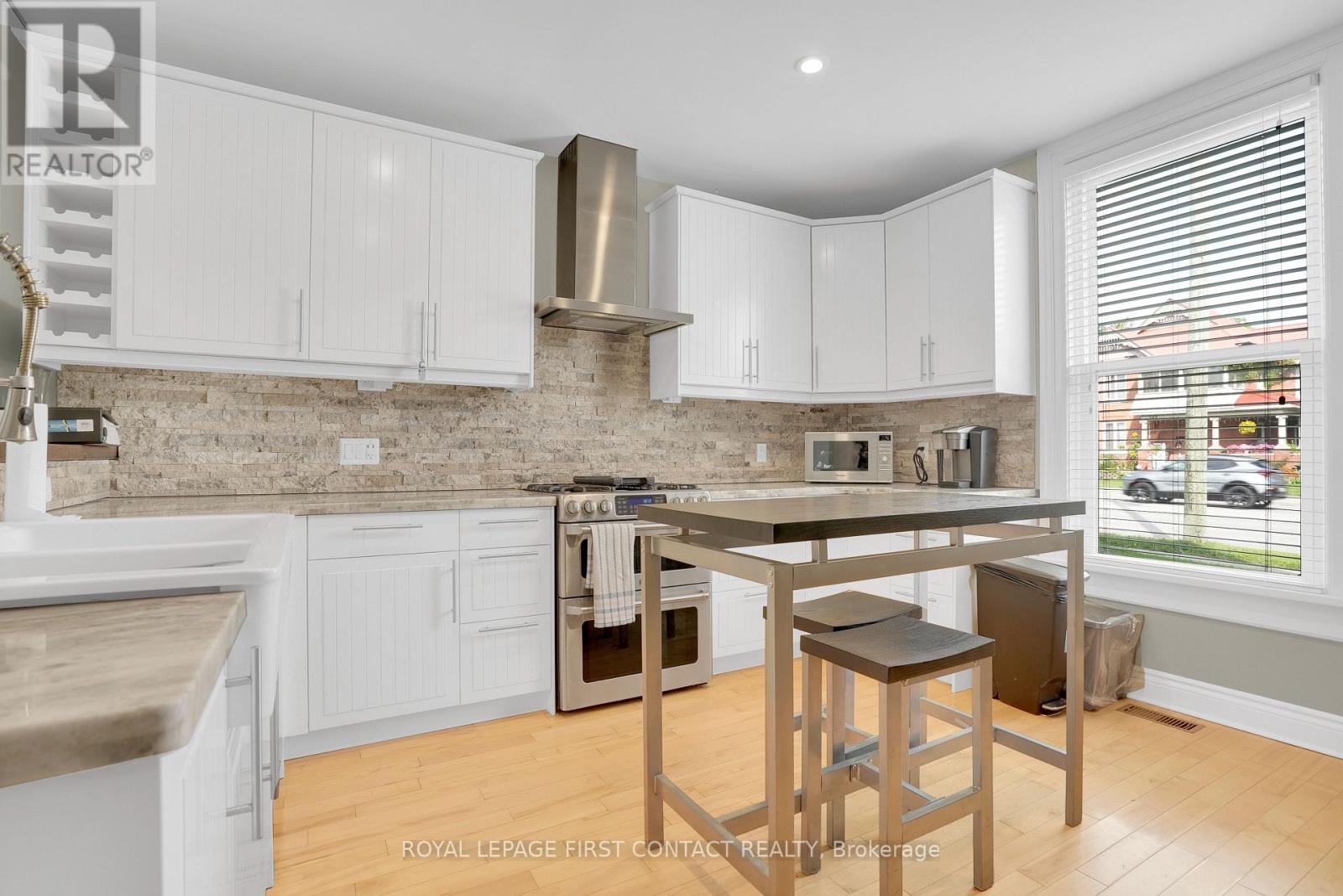 177 Dunlop Street W Property Photo 5