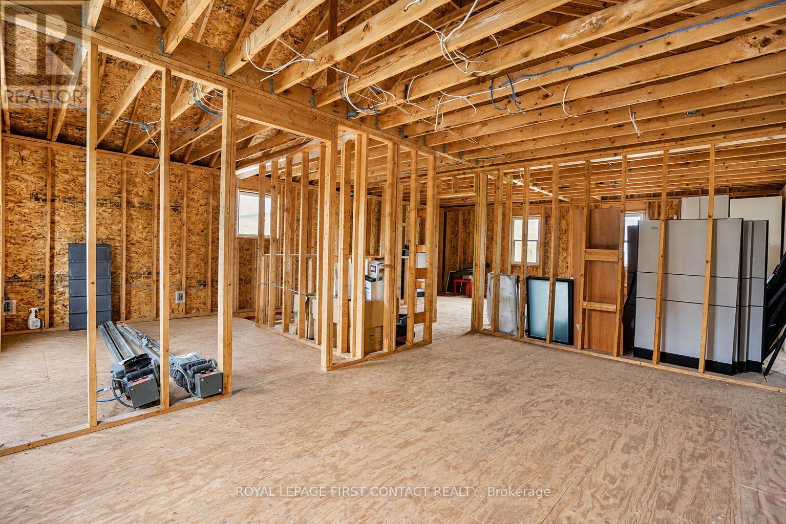 177 Dunlop Street W Property Photo 26