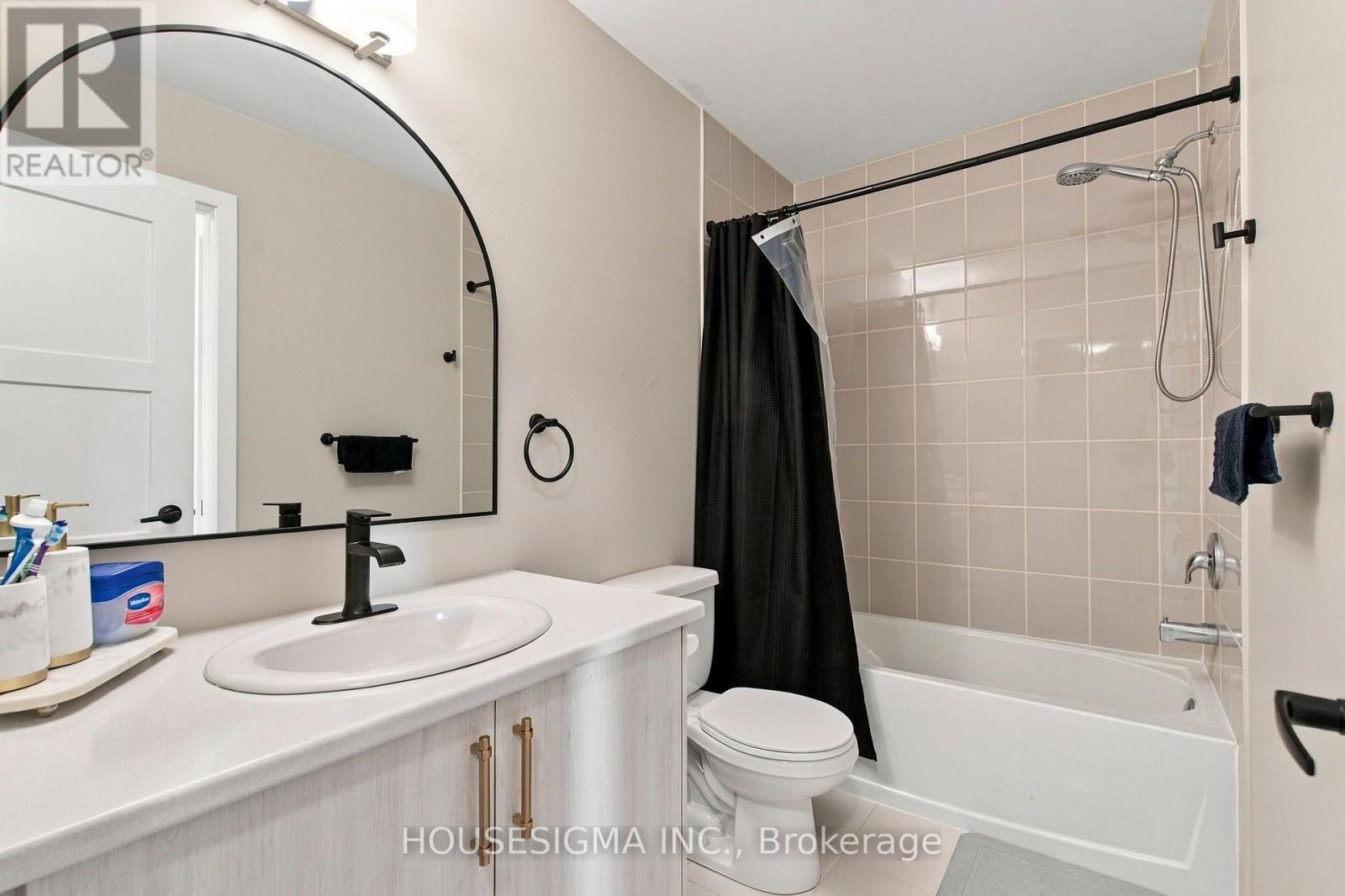 52 Hay Lane Property Photo 6