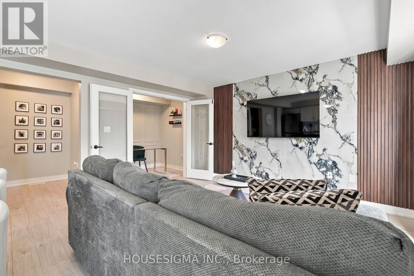 52 Hay Lane Property Photo 18