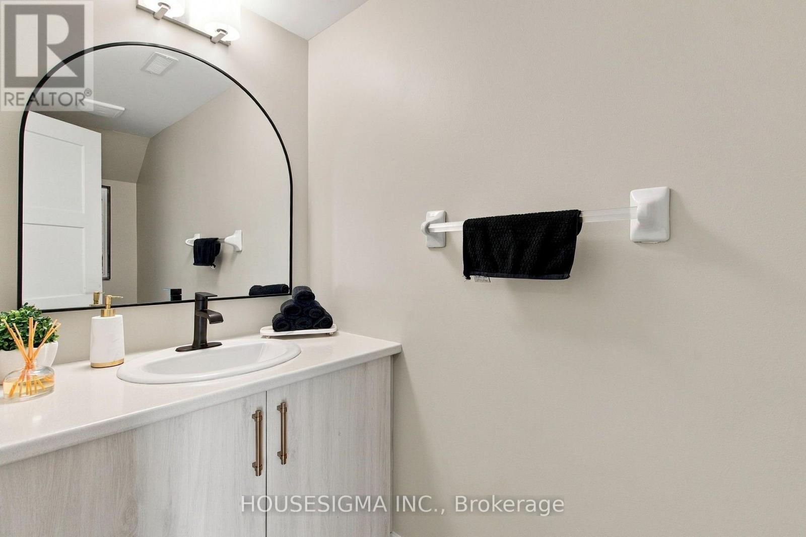 52 Hay Lane Property Photo 25