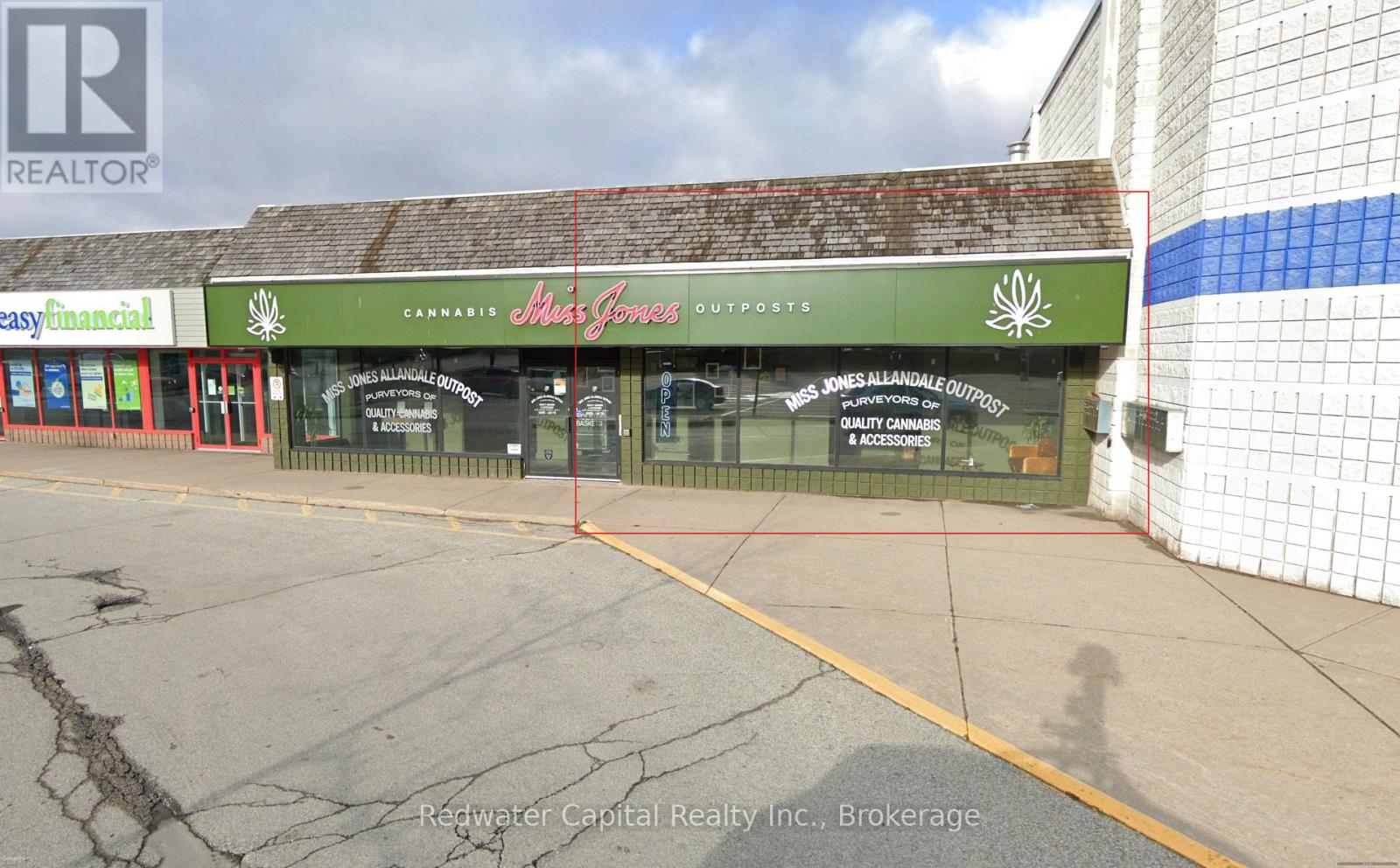 279 Yonge Street Property Photo 2