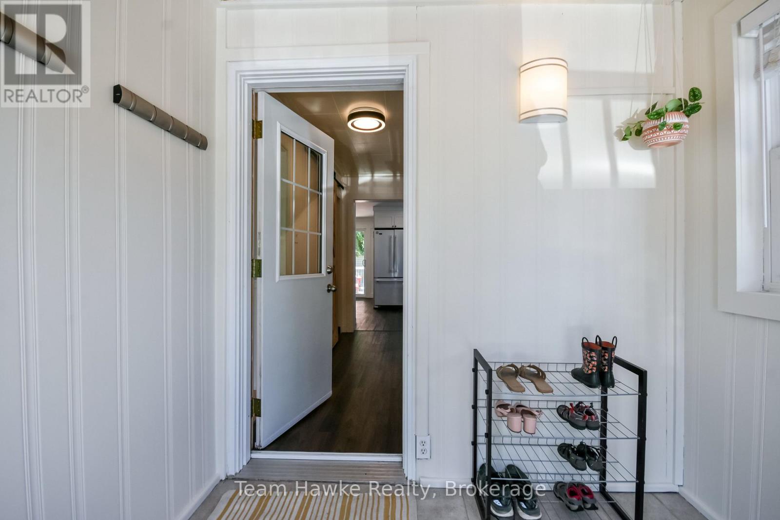 346 Yonge Street Property Photo 6