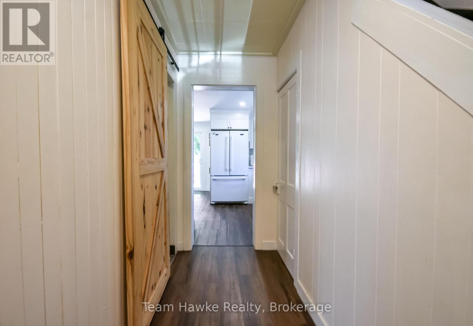 346 Yonge Street Property Photo 7