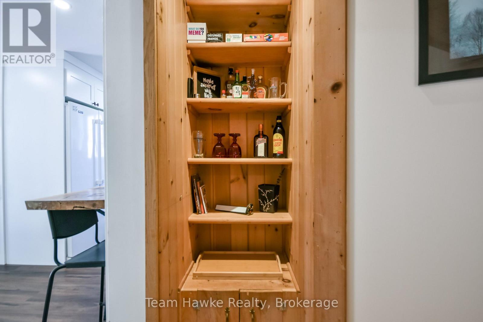 346 Yonge Street Property Photo 15