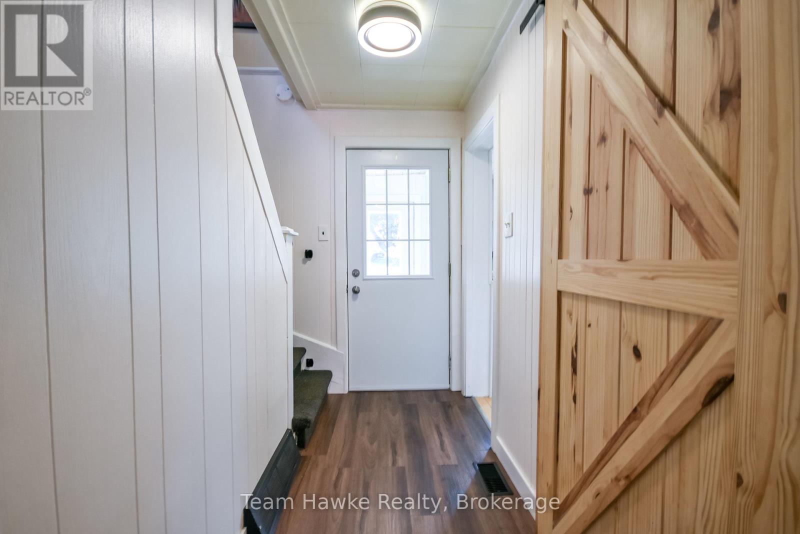 346 Yonge Street Property Photo 27