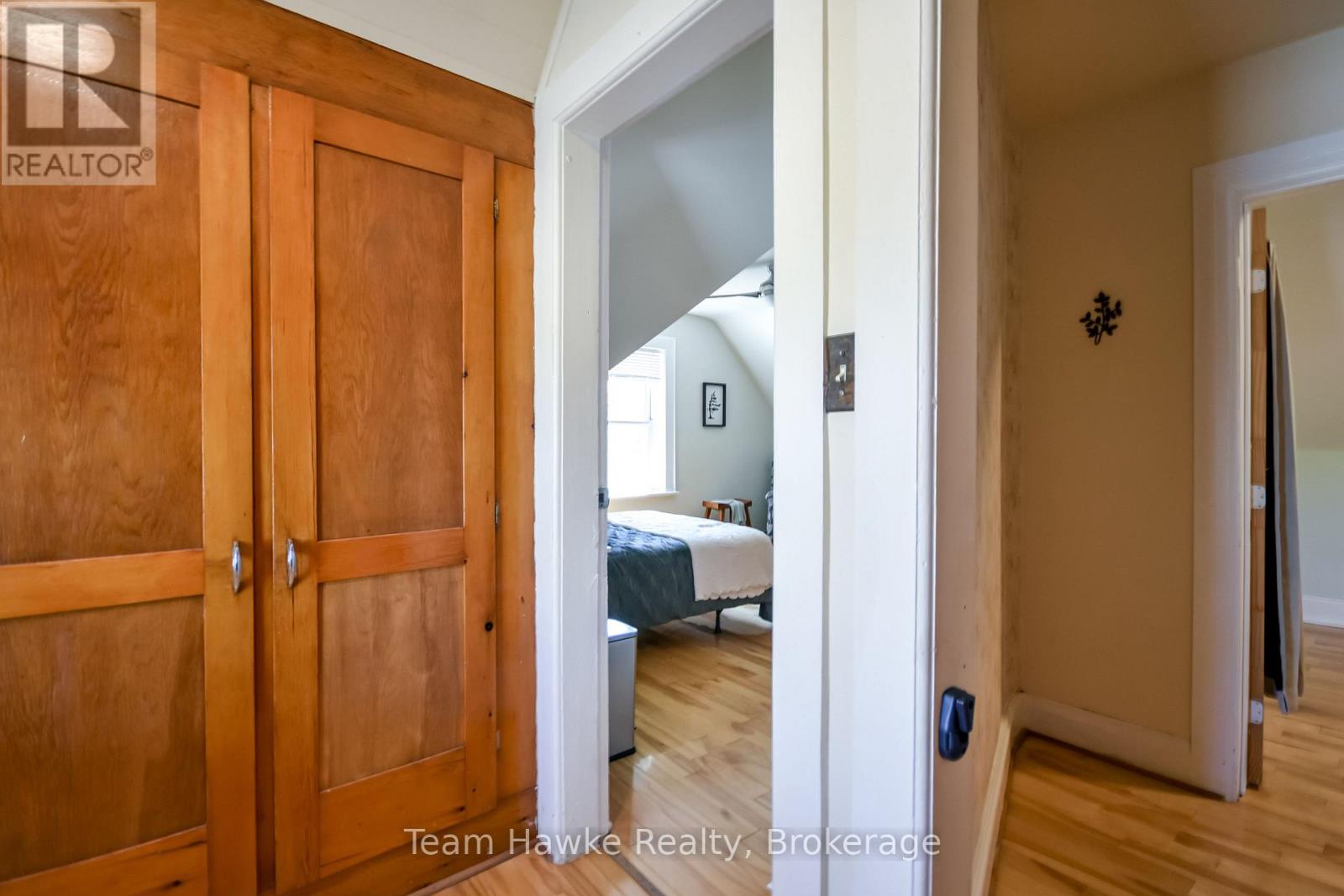 346 Yonge Street Property Photo 28