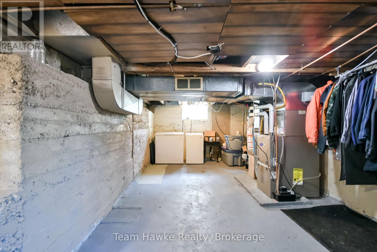 346 Yonge Street Property Photo 36