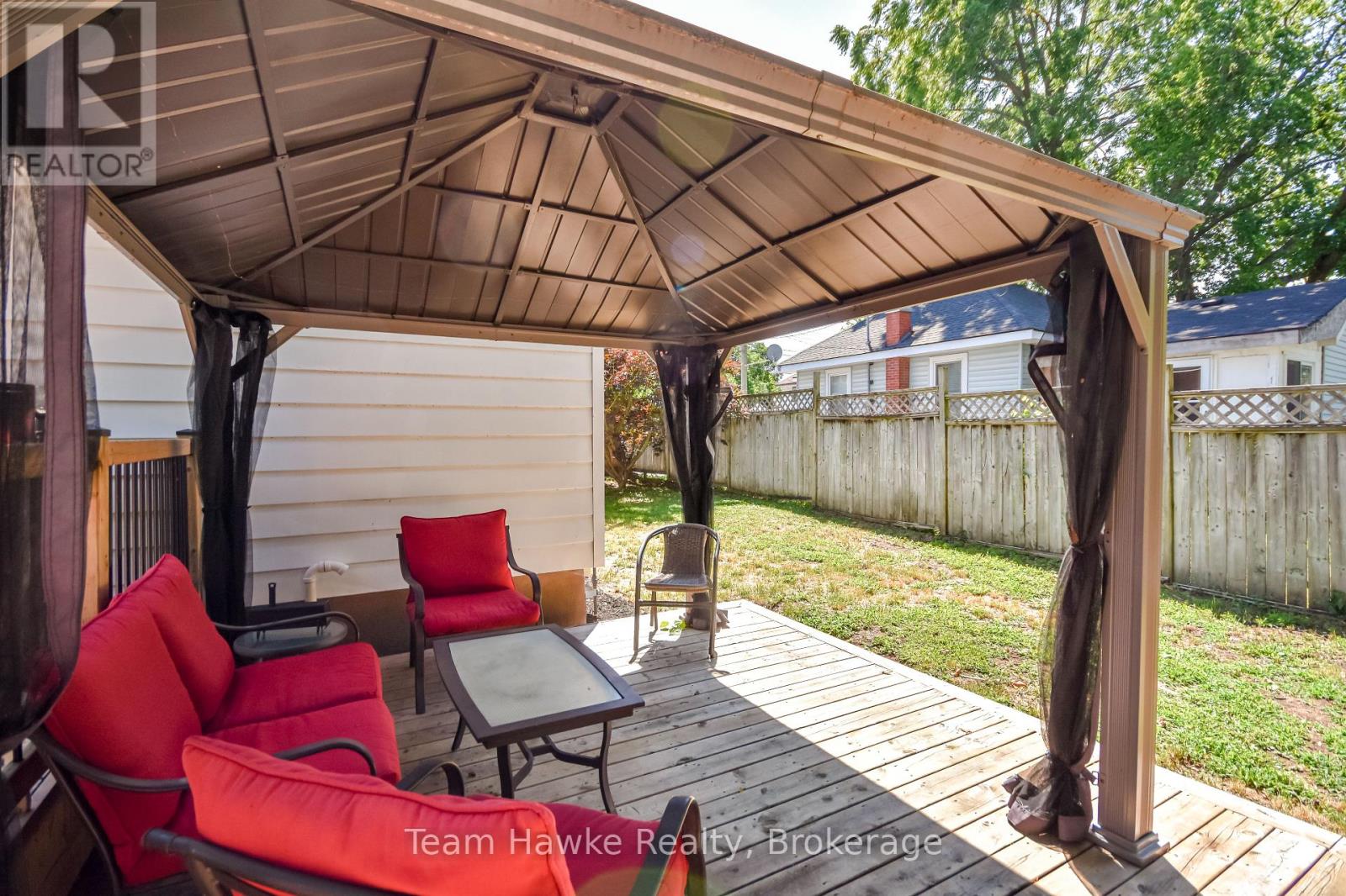 346 Yonge Street Property Photo 42