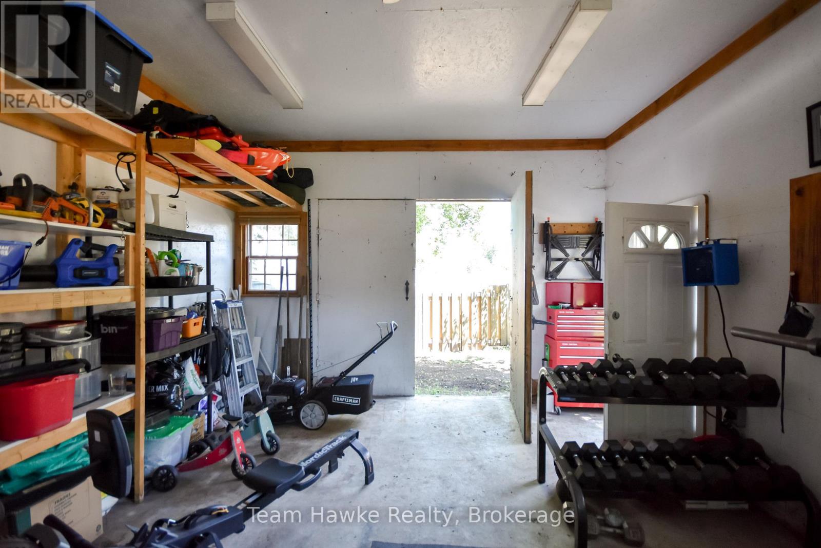 346 Yonge Street Property Photo 48